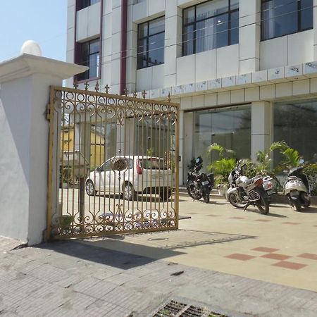 Hotel Satyartha Kāthgodām Εξωτερικό φωτογραφία